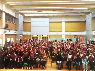 Sponsor Food for Good - distribution of 500 festival gift bags to the elderly at Shek Lei Community Hall.
